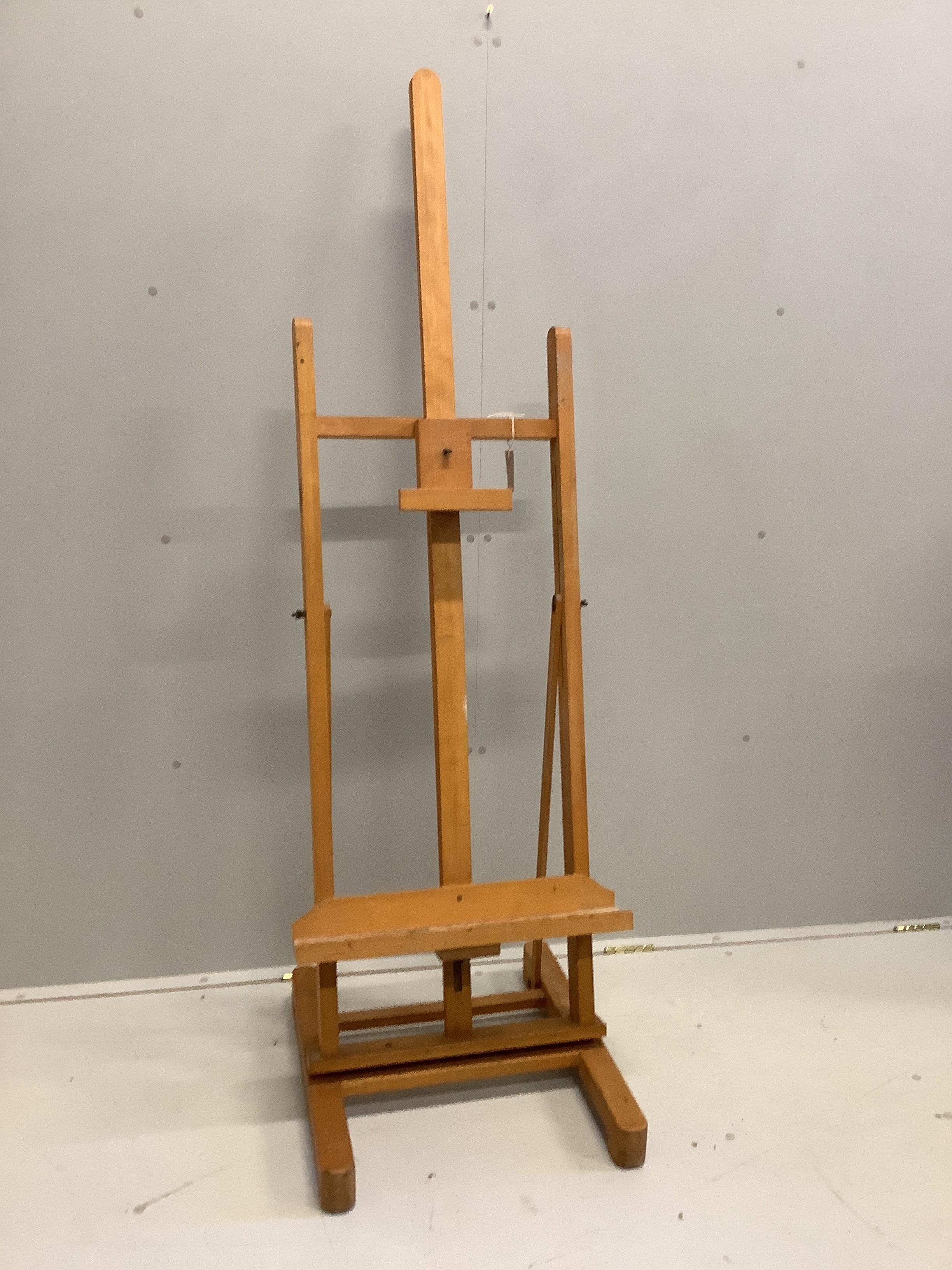 An artist's beech studio easel